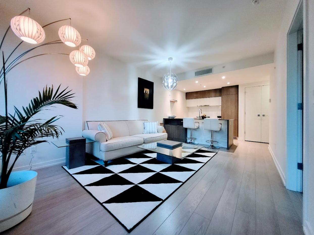 Your Perfect Escape - Modern Landmark Condo In Downtown Calgary - Free Parking- Premium Location Exteriér fotografie